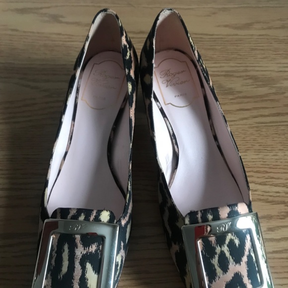 ROGER VIVIER Tres Vivier Leopard  Pumps - Picture 3 of 7